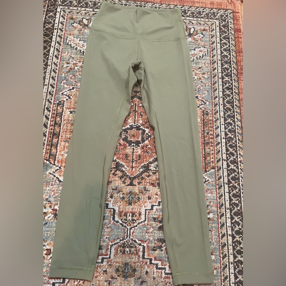 LULULEMON LEGGINGS - Size 4 (NWOT)